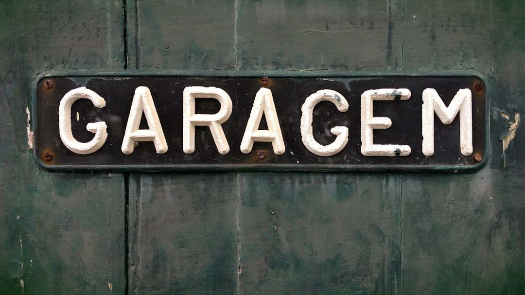 découvrez tout sur les charges sociales : leur définition, leur importance pour les entreprises et les travailleurs, ainsi que les différents types de charges et leur impact sur le salaire net. informez-vous pour optimiser votre gestion financière.