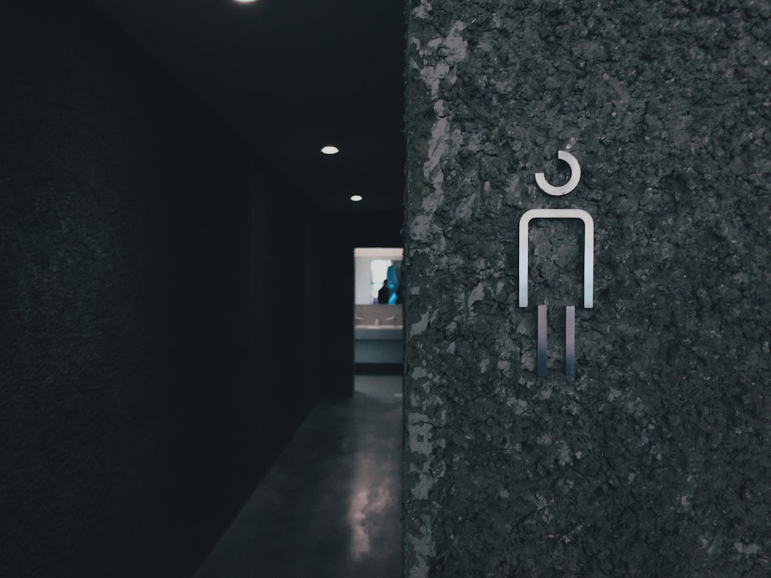 découvrez le concept d'objet social : un élément clé dans la compréhension des interactions sociales et des dynamiques communautaires. explorez comment les objets façonnent nos relations et partagent des significations culturelles.