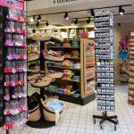 Comment créer une boutique de souvenirs réussie découvrez notre boutique de souvenirs, où chaque objet raconte une histoire unique et authentique. trouvez le souvenir parfait pour revivre vos plus beaux moments ou offrir un cadeau mémorable à vos proches.