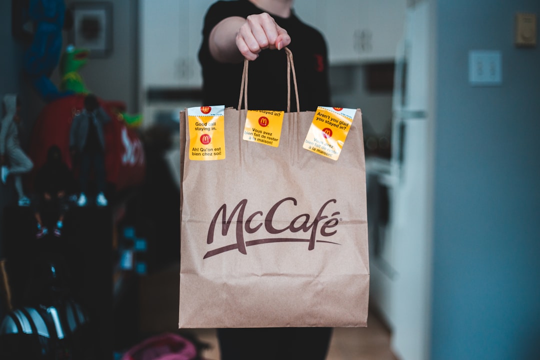 découvrez notre service de takeout, vous permettant de savourer vos plats préférés à emporter en toute simplicité. commandez en ligne et profitez d'une expérience culinaire sans contrainte, idéale pour les repas à la maison ou en déplacement.