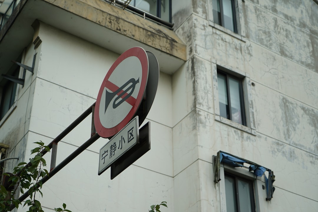 découvrez les réglementations sur le tabac qui visent à protéger la santé publique, réduire la consommation et encadrer la publicité. informez-vous sur les lois en vigueur, les initiatives anti-tabac et leur impact sur la société.