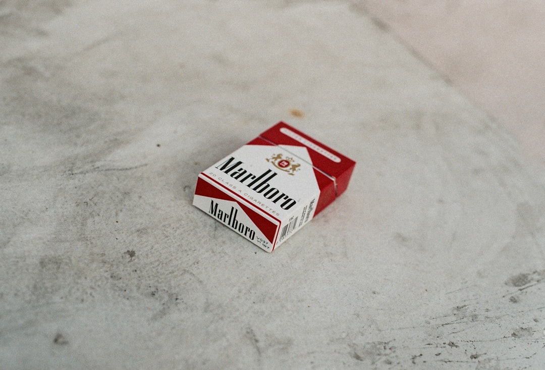 découvrez les enjeux et les impacts de la réglementation du tabac en france. explorez les lois, les restrictions et les initiatives mises en place pour réduire la consommation de tabac et protéger la santé publique.