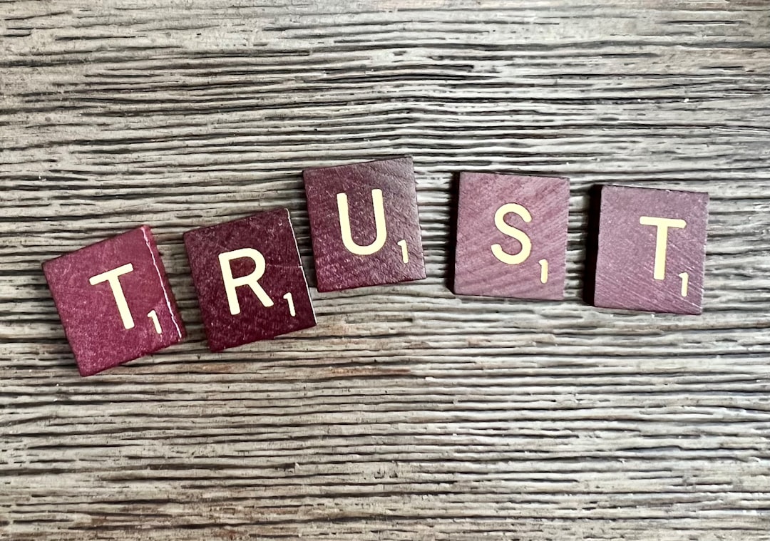 découvrez l'importance et les différents aspects de la confiance dans nos relations personnelles et professionnelles. apprenez comment instaurer un climat de confiance et renforcer vos interactions au quotidien.