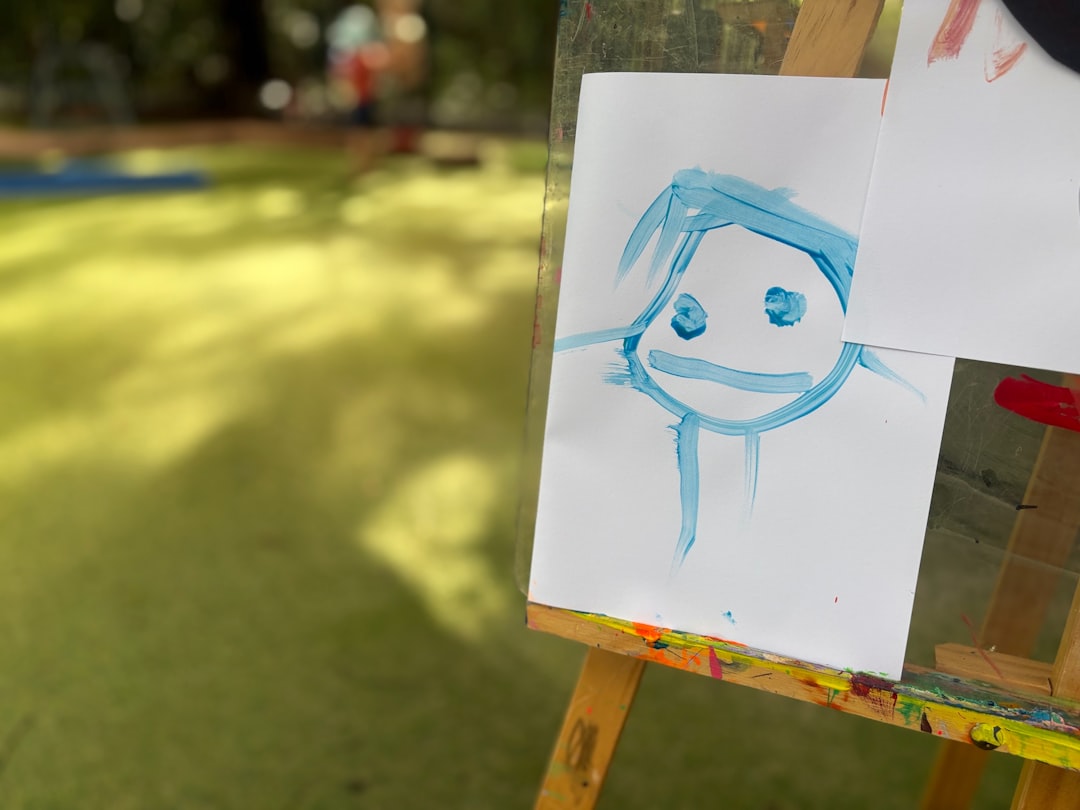 découvrez le métier d'animateur de vacances : un rôle crucial pour égayer les séjours des vacanciers grâce à des activités divertissantes, des spectacles et une ambiance conviviale. apprenez comment transformer des moments de détente en souvenirs inoubliables !