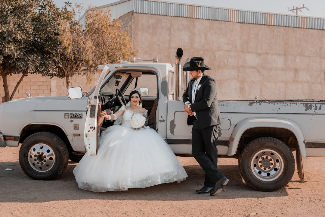 découvrez comment établir un budget de mariage efficace pour réaliser le mariage de vos rêves sans dépasser vos limites financières. conseils pratiques, astuces et outils pour bien gérer chaque poste de dépense.