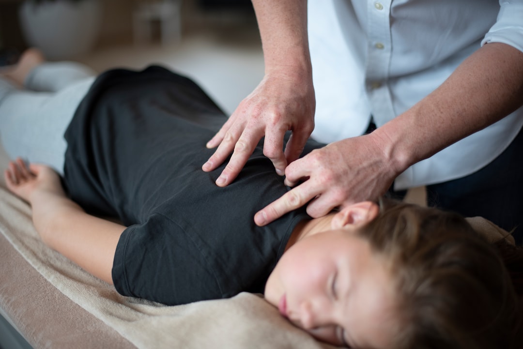 découvrez notre masseur de bien-être, conçu pour apaiser les tensions et favoriser la relaxation. profitez d'une expérience revitalisante à domicile et ressentez les bienfaits d'un massage professionnel à tout moment.
