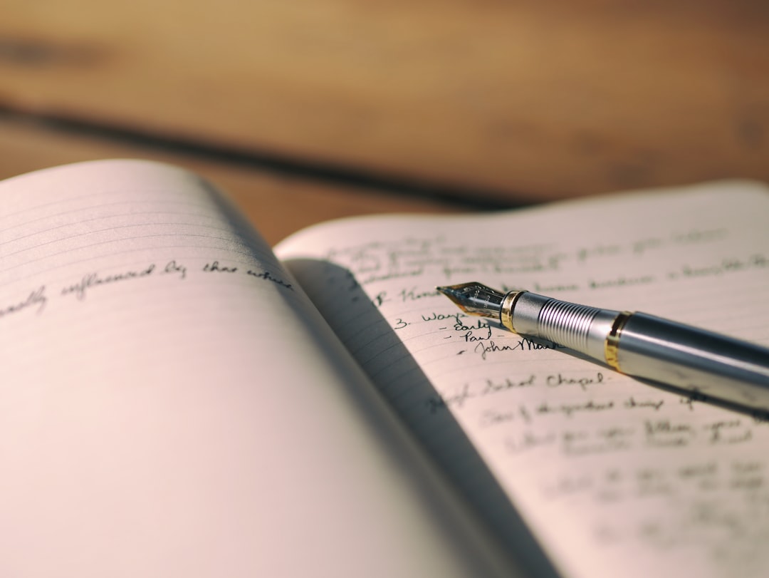 découvrez l'art d'écrire avec notre guide complet sur l'écriture. que vous soyez un écrivain débutant ou expérimenté, explorez des conseils, techniques et astuces pour améliorer votre style et captiver vos lecteurs.