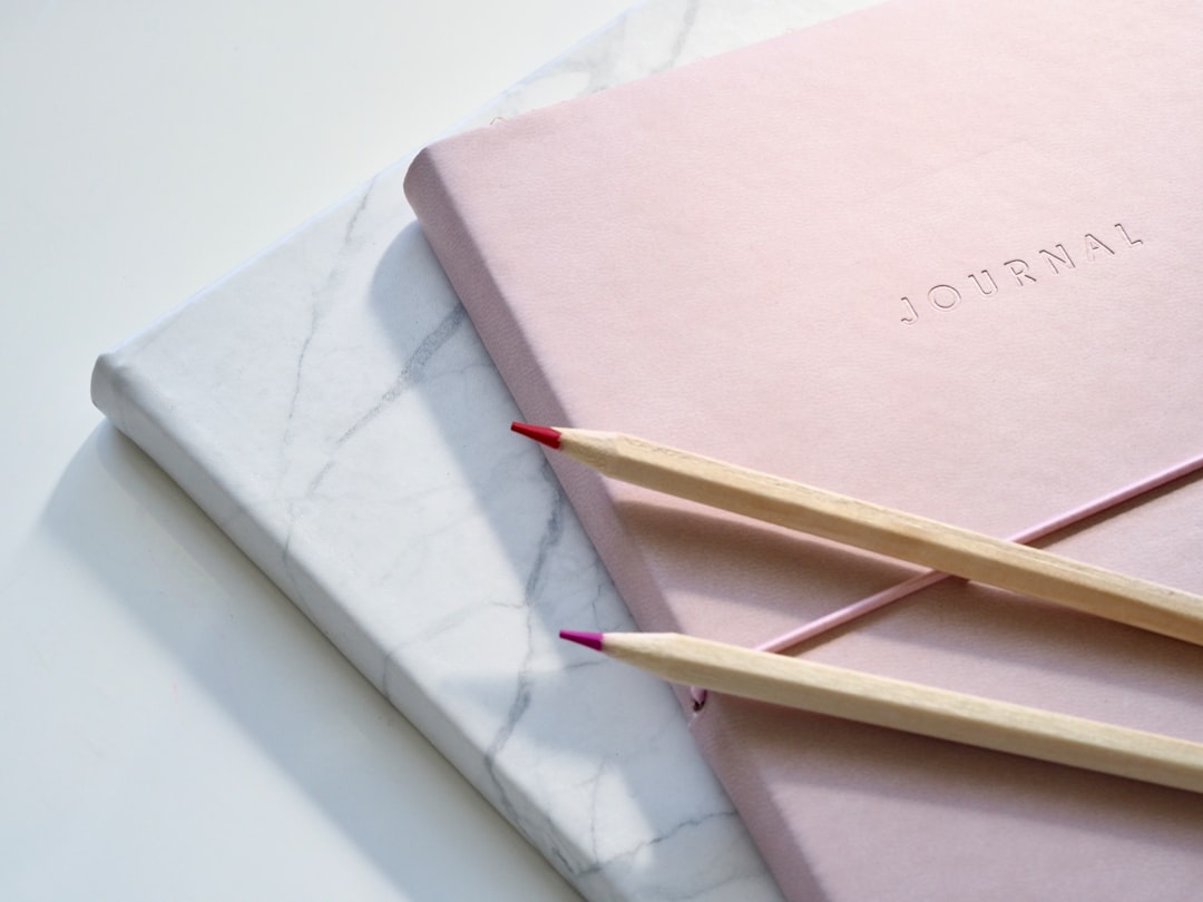 découvrez l'art de l'écriture avec nos conseils pratiques, techniques d'écriture créative et ressources pour améliorer vos compétences rédactionnelles. que vous soyez écrivain amateur ou professionnel, explorez des astuces pour captiver votre audience et donner vie à vos idées.
