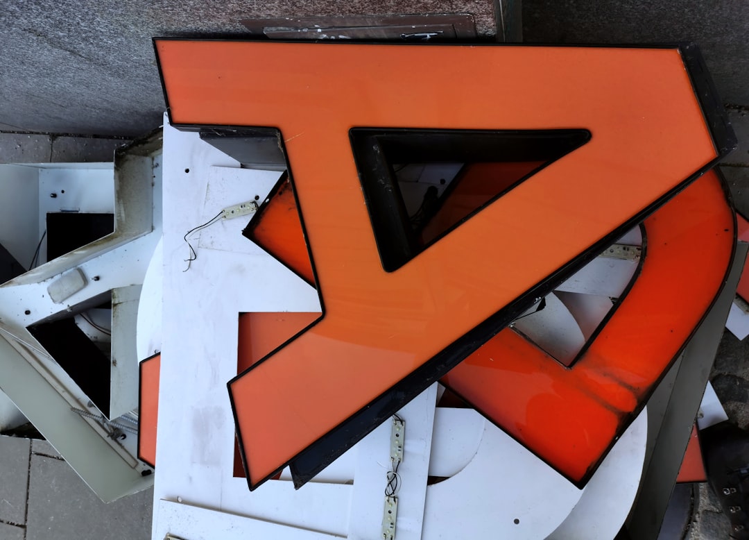 découvrez la zone de revitalisation rurale (zrr) en france, un dispositif visant à revitaliser les territoires ruraux en offrant des avantages fiscaux et des aides financières. informez-vous sur les opportunités de développement économique et le soutien à l'emploi dans ces zones dynamiques.